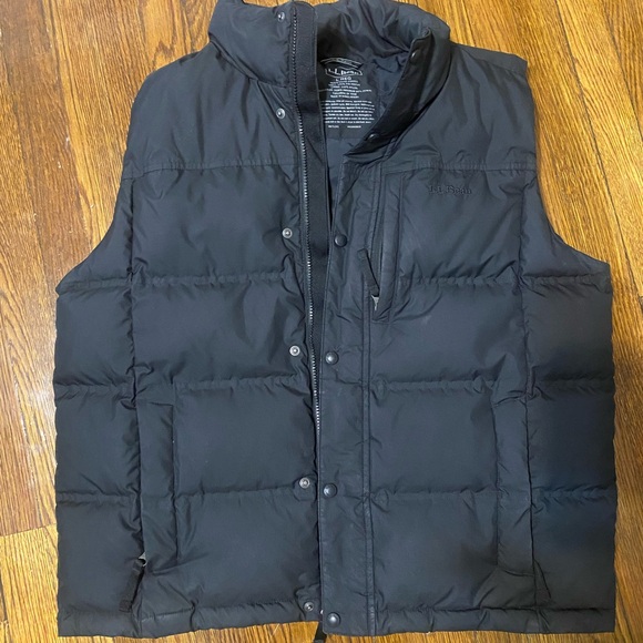 LL Bean large black Puffer vest - Picture 1 of 4